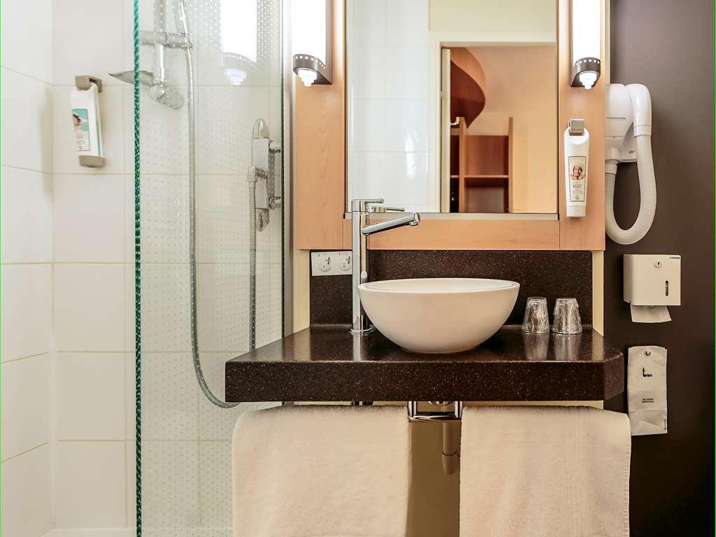 ホテル イビス クレルモン フェラン シュッド エルベ クレルモン・フェラン 部屋 写真